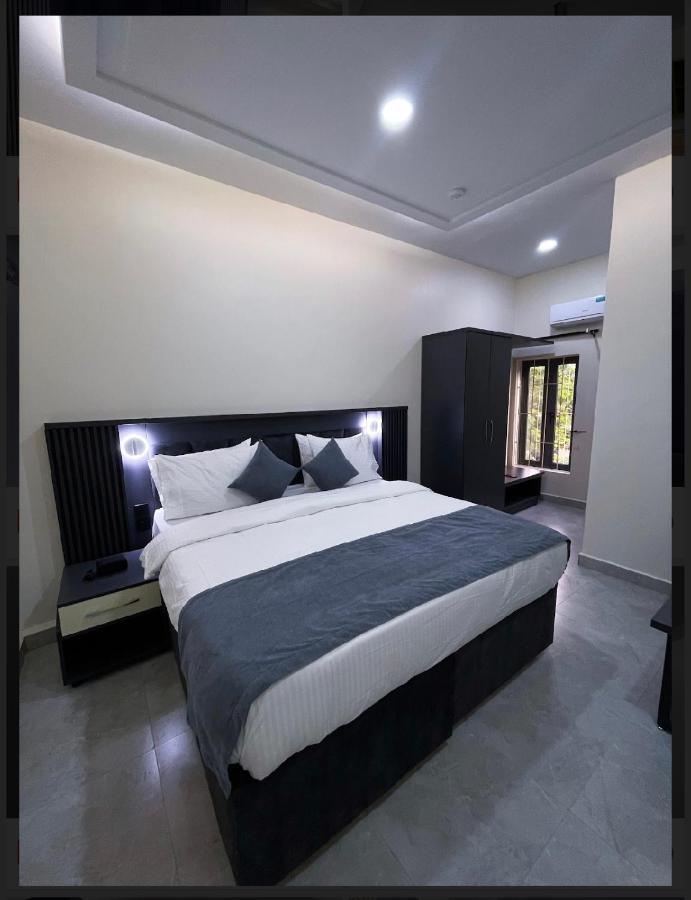 The Mayrock Hotel Абуджа Екстериор снимка