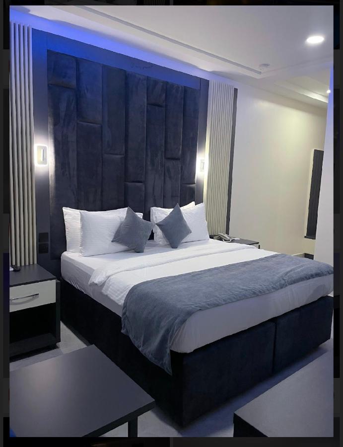 The Mayrock Hotel Абуджа Екстериор снимка